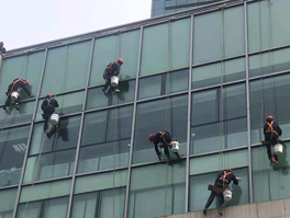 保潔員如何高空作業？