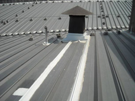 鋼結構屋面漏水原因?鋼結構屋面漏水怎么辦?