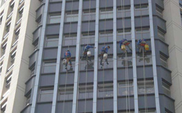 外墻清洗服務(wù)使用清潔劑有什么需要注意的？